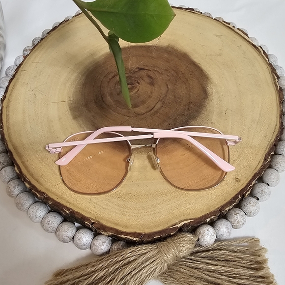 Quay Australia Jezabell Blue Light Glasses Pink Metal Frame Peach Lens - Picture 2 of 3